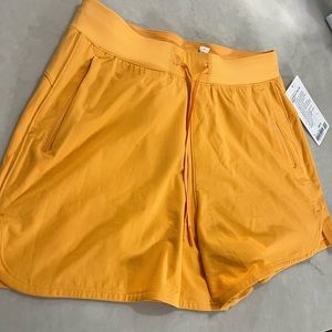 Lululemon licence to train 4” short